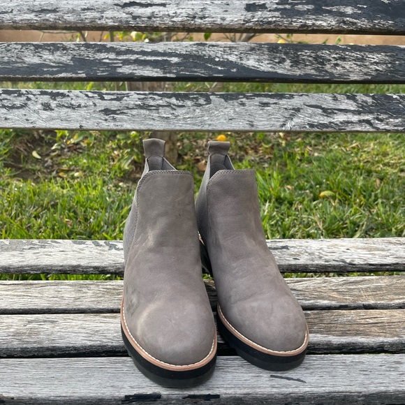 Eileen Fisher grey Nubuck wedge heel booties women’s size 6.5 - Picture 2 of 9